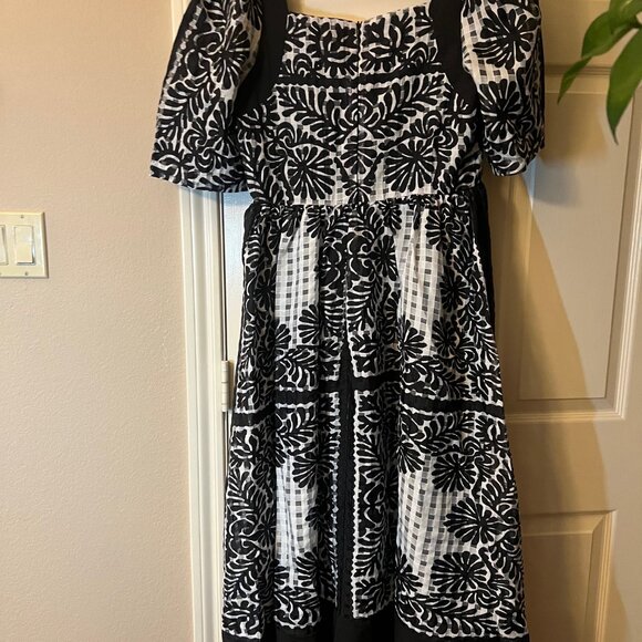 NEW Women's Black & White Midi Dress w/Square Neck & Short Puff Sleeves Medium - Picture 3 of 3
